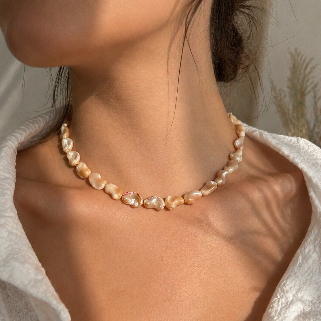 Madre Perla Beaded Necklace