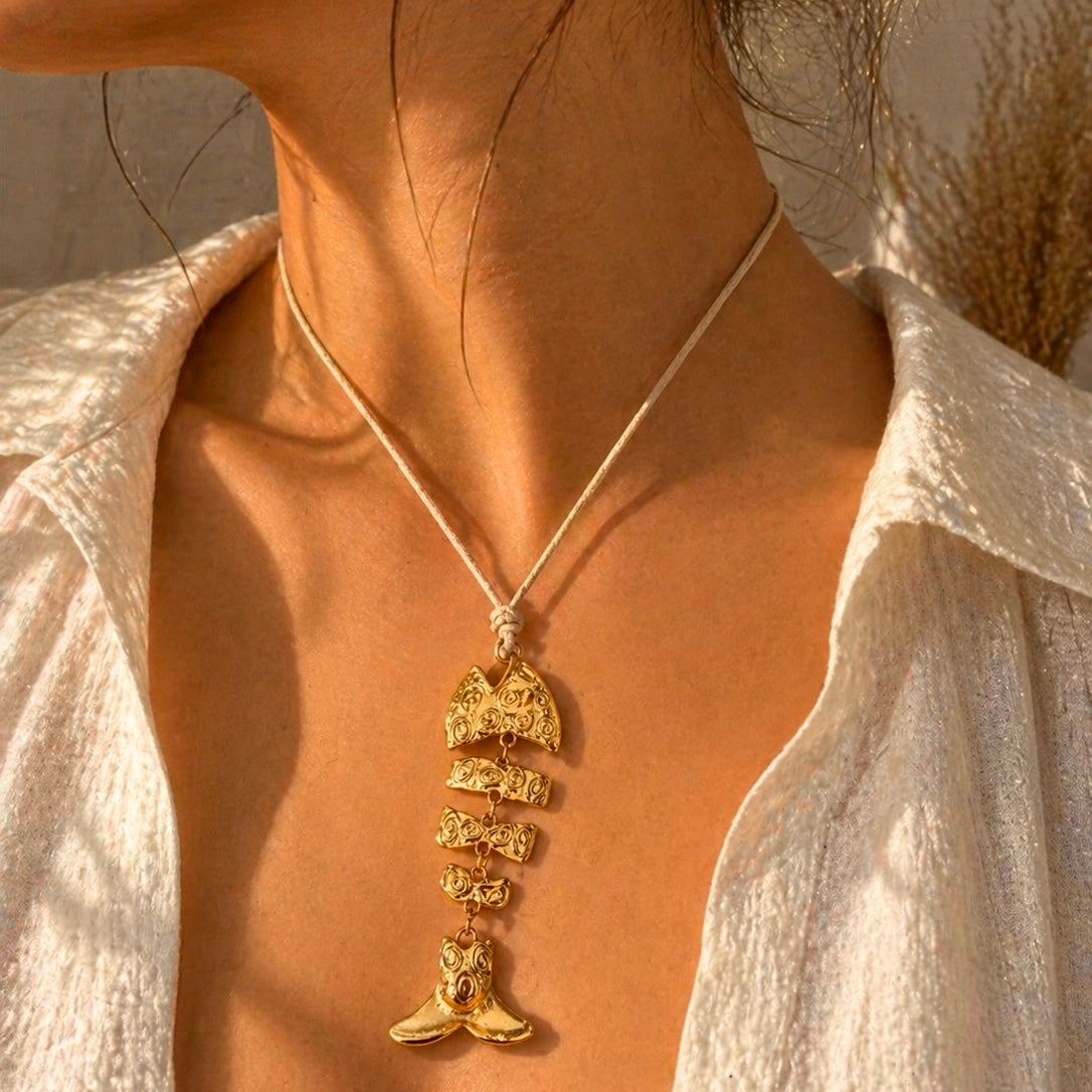 Sirena cord necklace